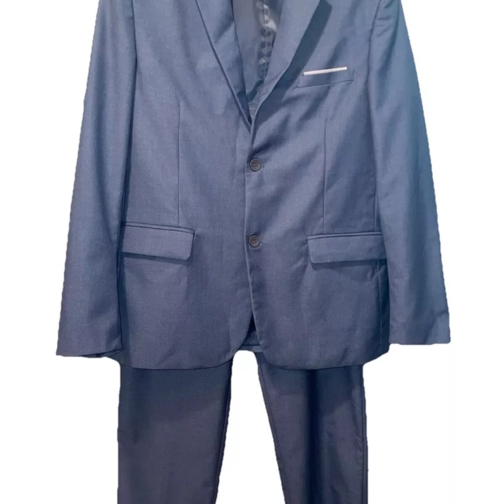 Classic Blue Suit with Notched Lapels and Structured Shoulders